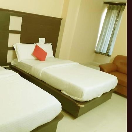 Vishnu Residency Mancherial Mancherāl Exteriör bild